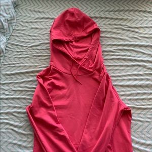 Women’s Under Armour sweatshirt.